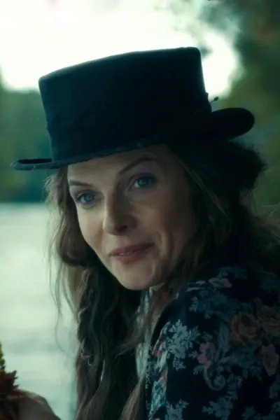 Rose the Hat photo