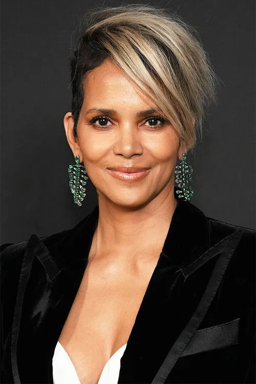 Halle Berry photo