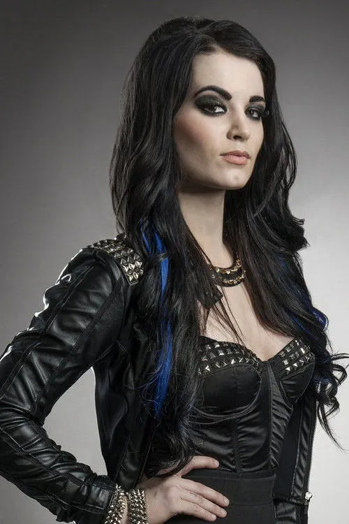 Saraya Bevis photo