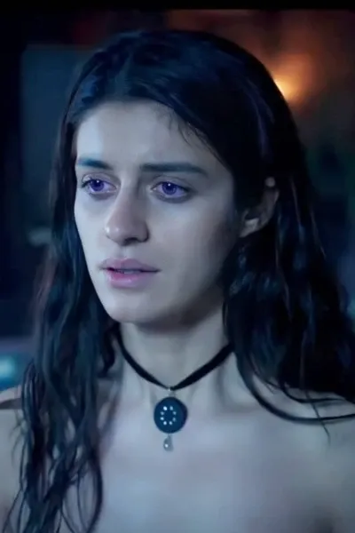 Anya Chalotra photo