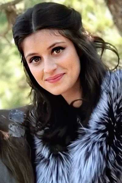 Anya Chalotra photo