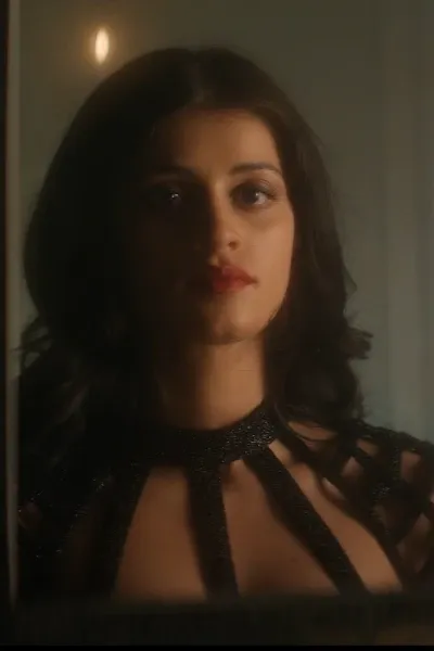Anya Chalotra photo
