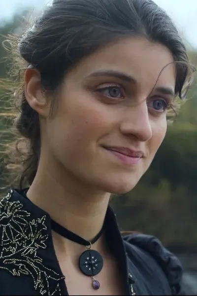 Anya Chalotra photo
