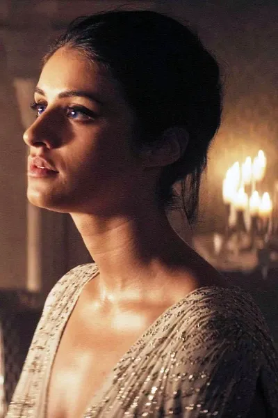 Anya Chalotra photo