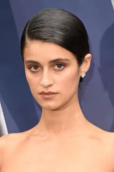 Anya Chalotra photo