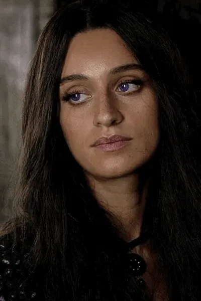 Anya Chalotra photo