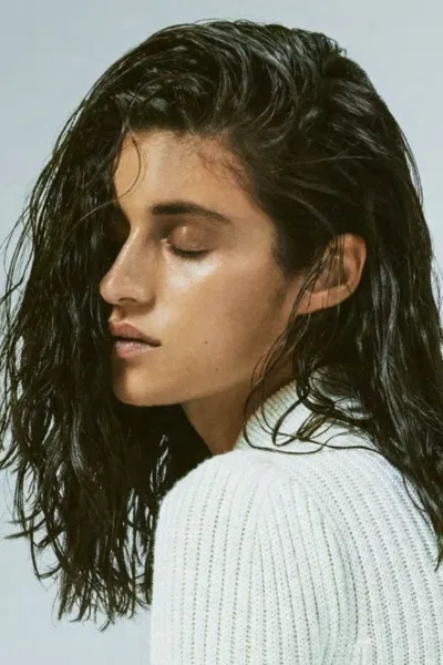 Anya Chalotra photo