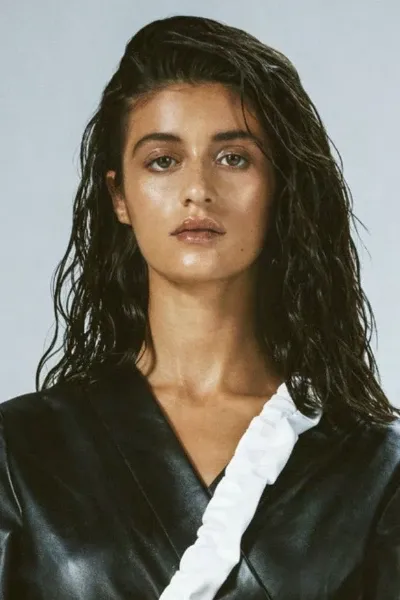 Anya Chalotra photo
