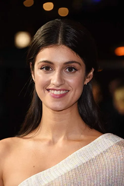 Anya Chalotra photo
