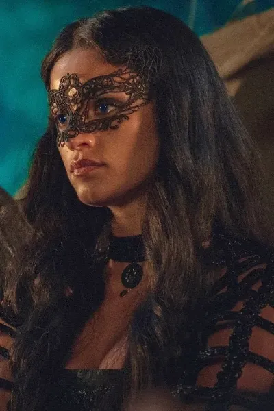 Anya Chalotra photo