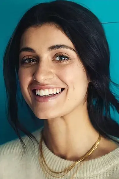 Anya Chalotra photo