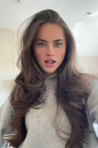 Olivia Christie photo