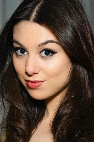 Kira Kosarin photo