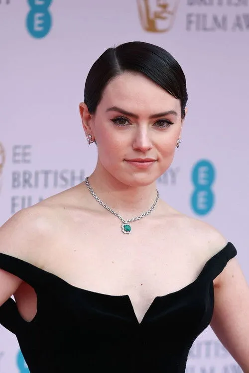 Daisy Ridley photo