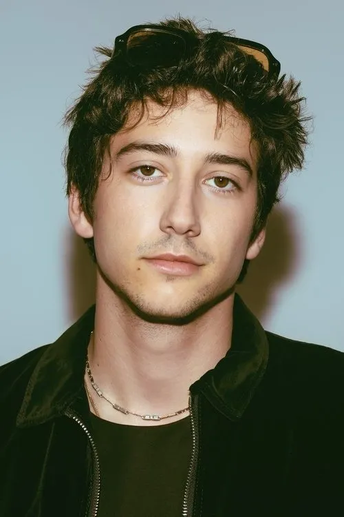 Milo Manheim photo