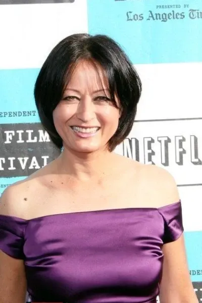 Julia Nickson photo