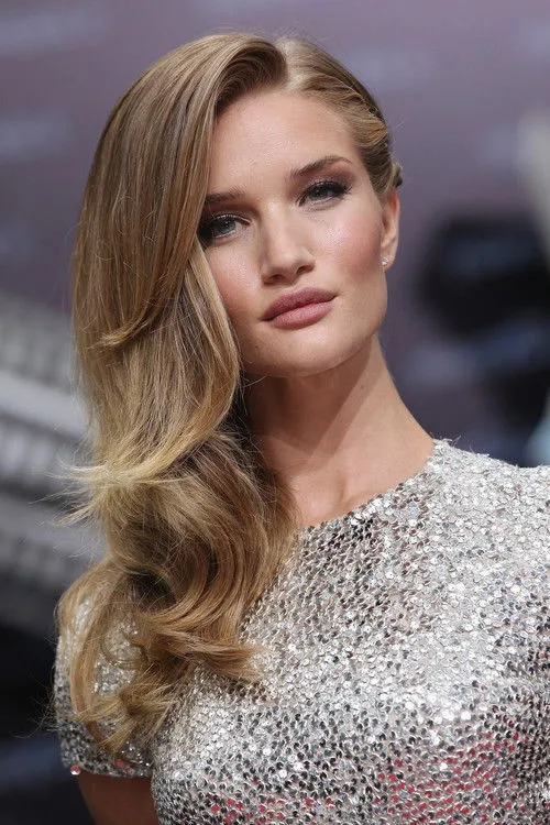 Rosie Huntington-Whiteley photo