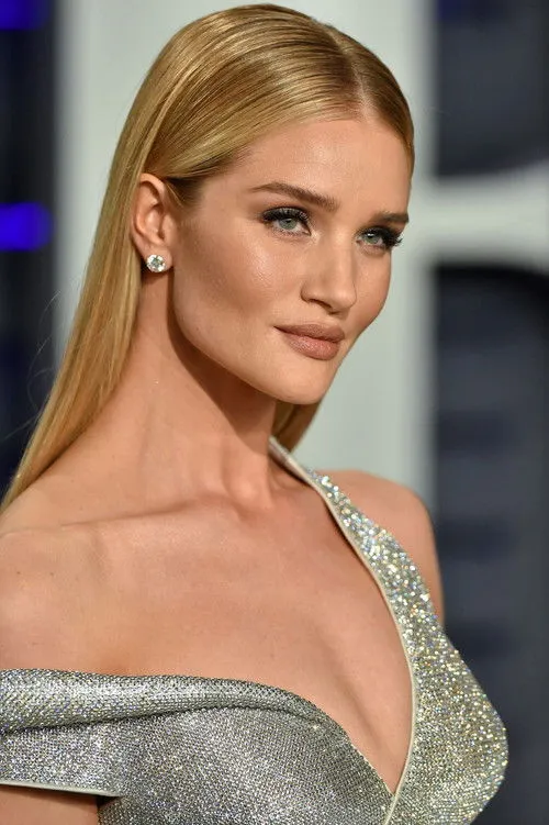 Rosie Huntington-Whiteley photo