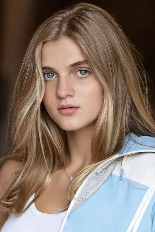 Skylar Dunn photo