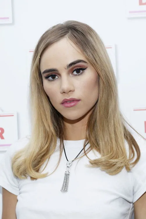 Suki Waterhouse photo