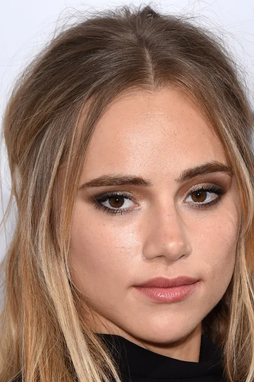 Suki Waterhouse photo