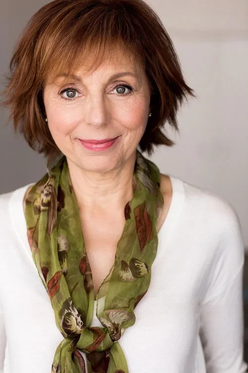 Nancy Linari photo