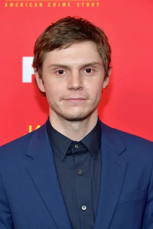 Evan Peters photo