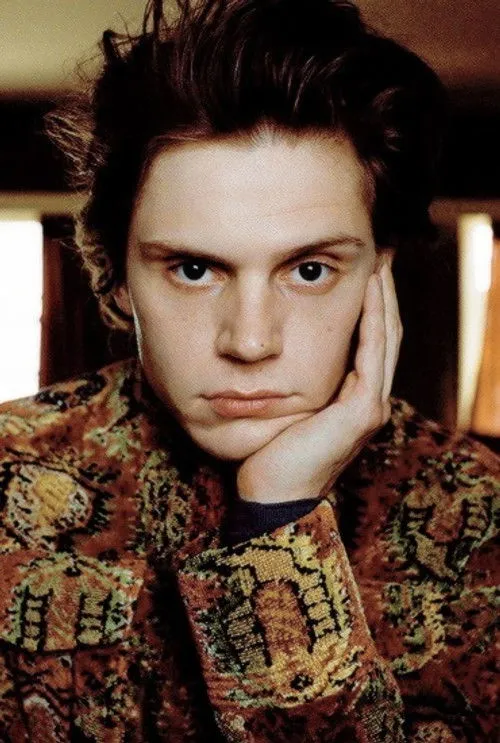 Evan Peters photo