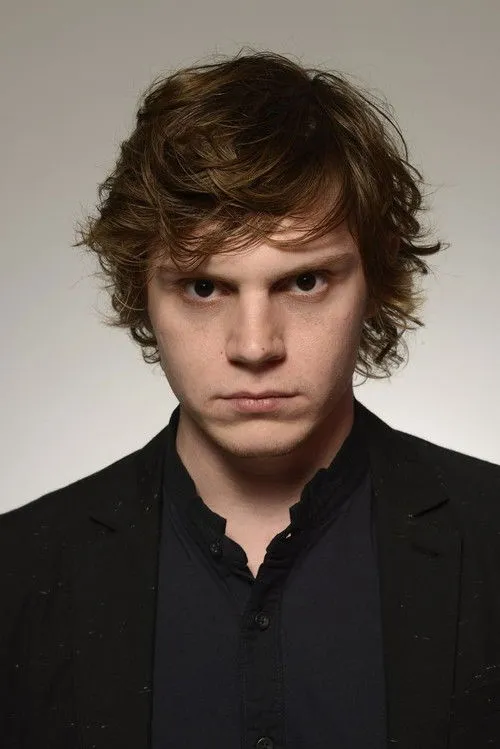 Evan Peters photo