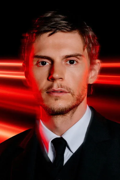Evan Peters photo