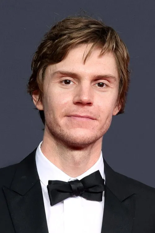 Evan Peters photo