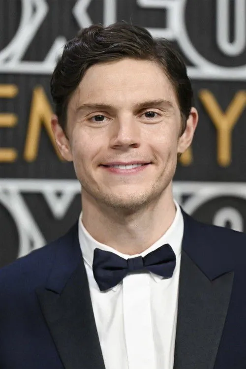 Evan Peters photo