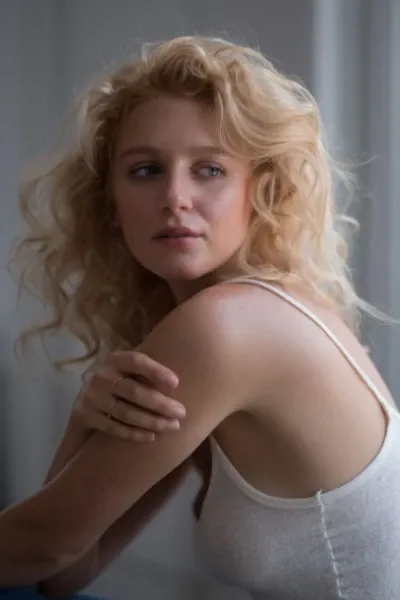 Julia Schlaepfer photo