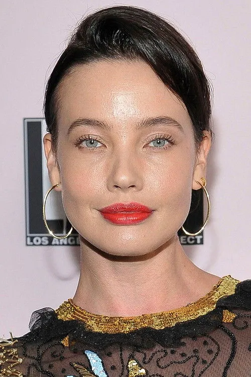 Stephanie Corneliussen photo