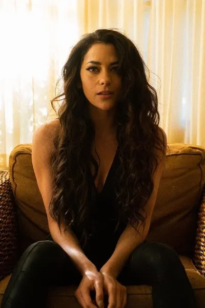 Inbar Lavi photo
