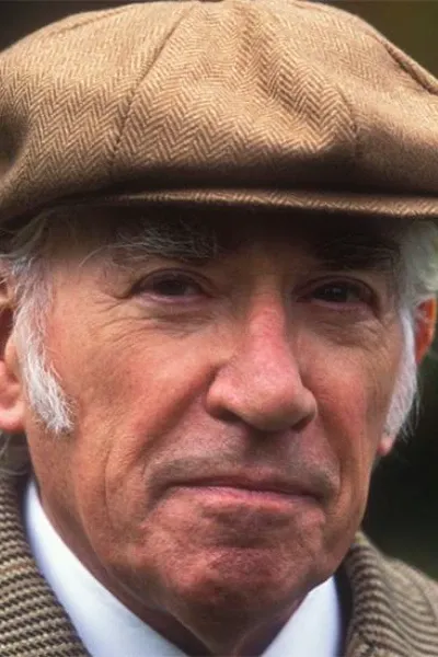 Frank Finlay photo