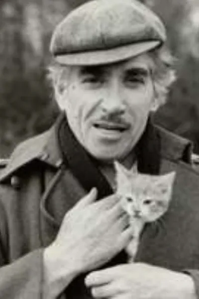 Frank Finlay photo