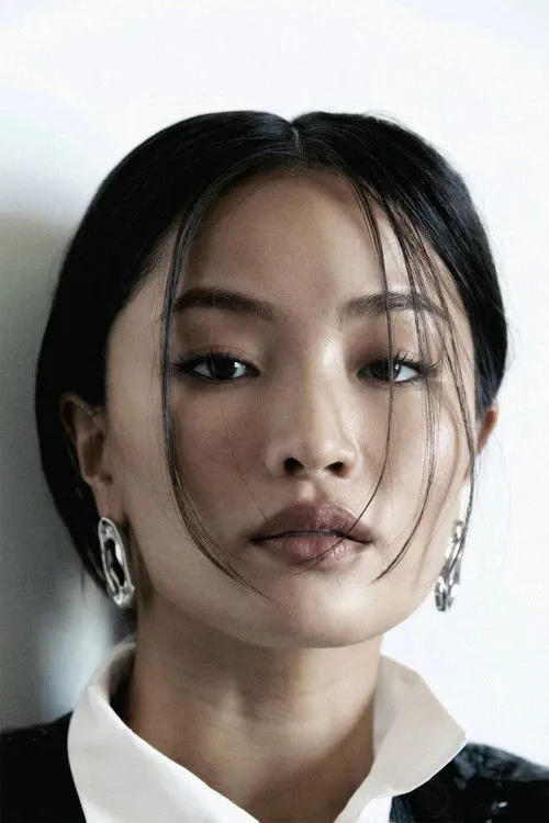 Anna Sawai photo