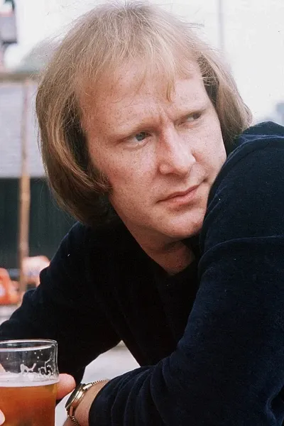 Dennis Waterman photo