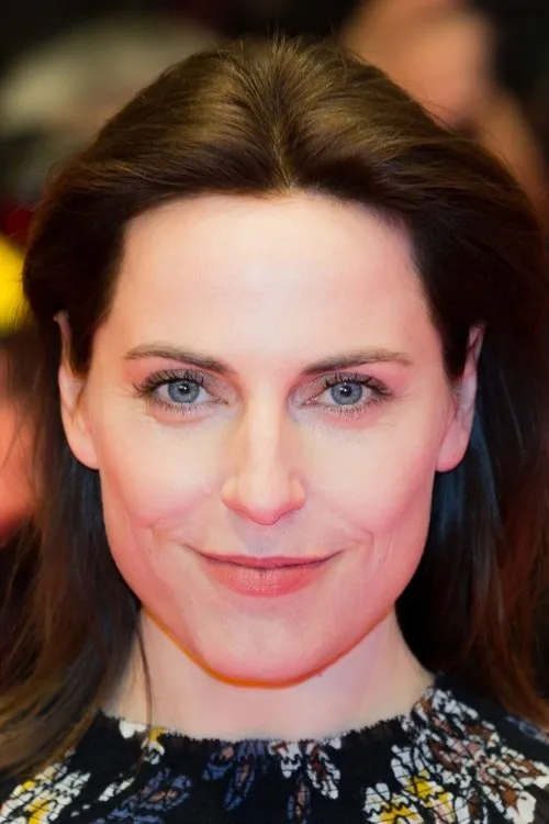 Antje Traue photo