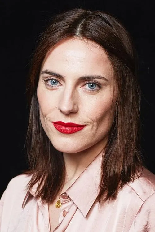 Antje Traue photo