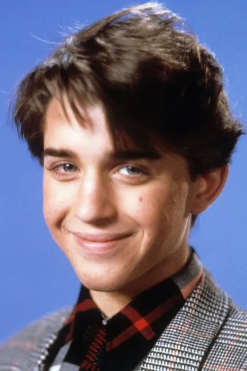 Ilan Mitchell-Smith photo