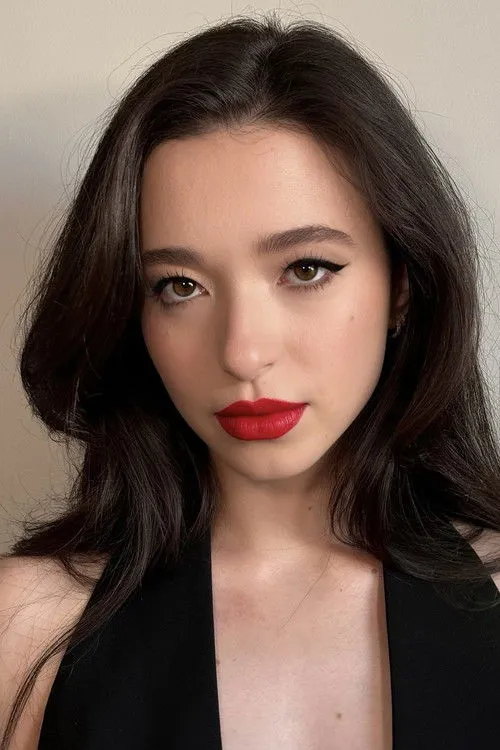 Mikey Madison photo