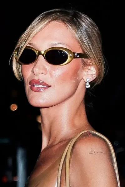 Bella Hadid photo