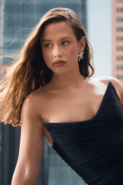 Natalia Azahara photo