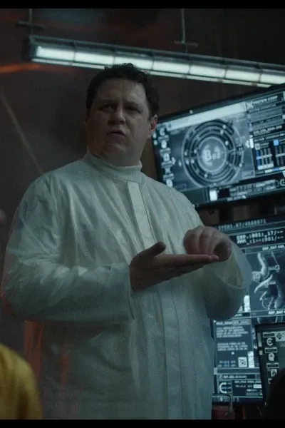 Cameron Britton photo