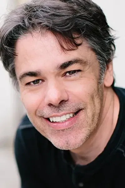 Jonathan Holmes photo
