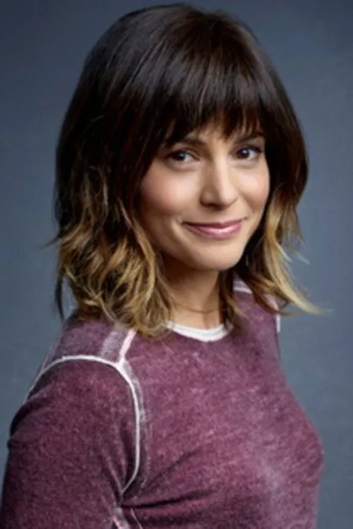 Stephanie Szostak photo