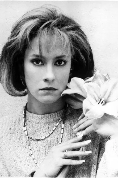 Laurie Metcalf photo