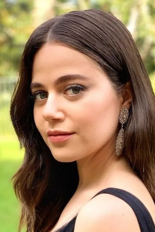 Molly Gordon photo